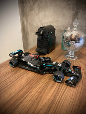 Miniatura F1 Mercedes AMG W11 / L. Hamilton - Escala 1:10 com 53cm