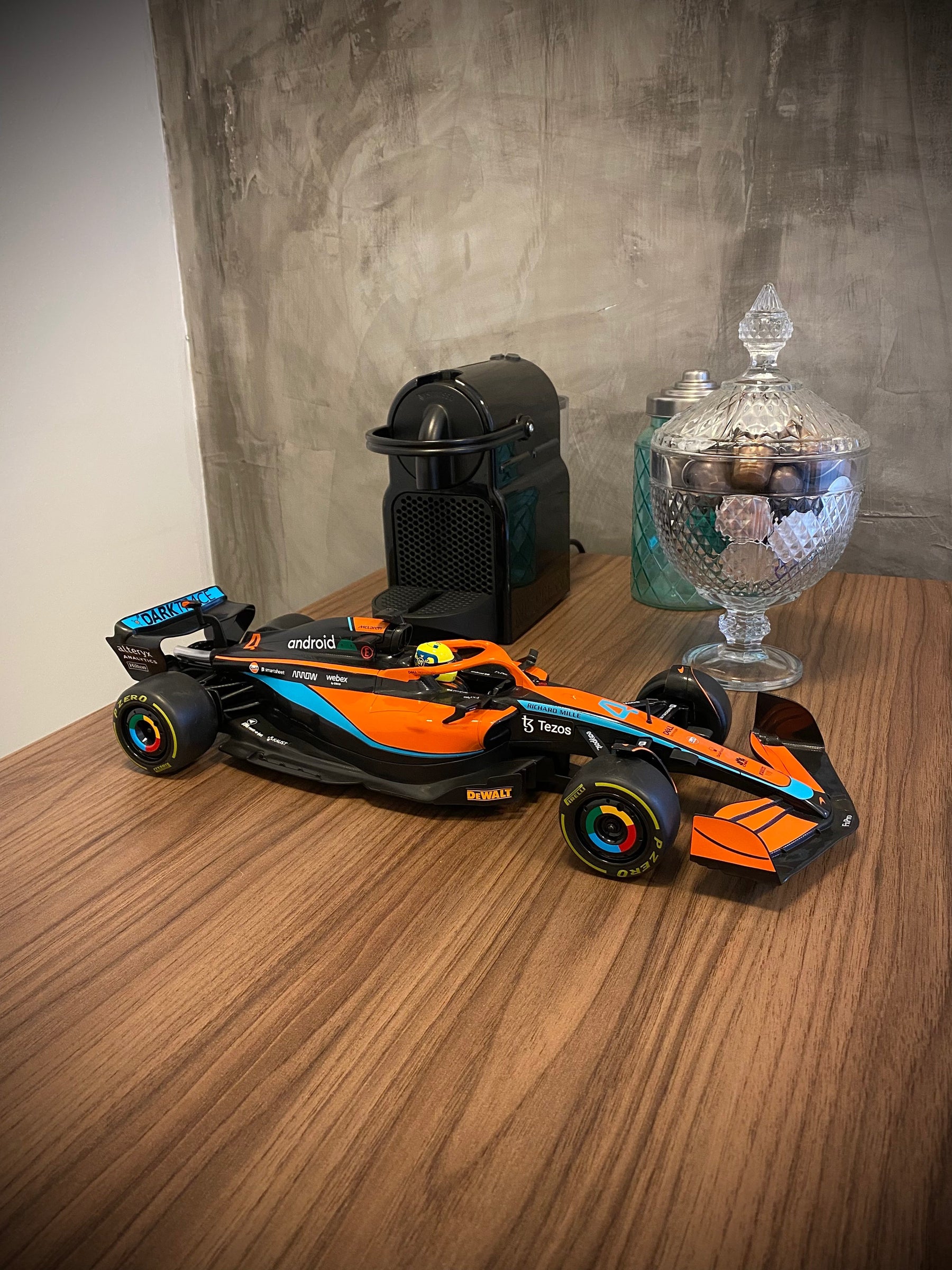 Miniatura F1 McLaren MCL36 / L. Norris - Escala 1:10 com 53cm