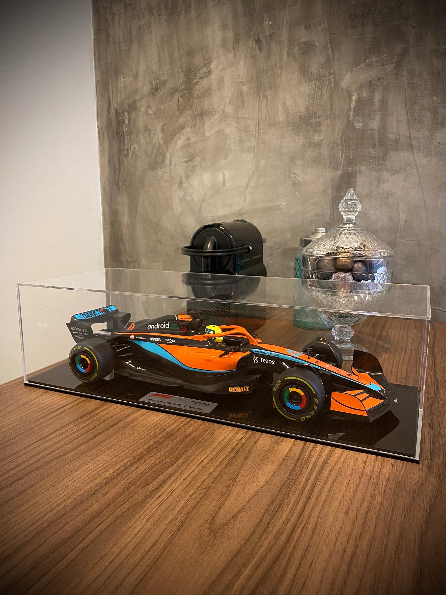 Miniatura F1 McLaren MCL36 / L. Norris - Escala 1:10 com 53cm