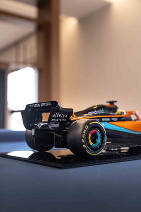 Miniatura F1 McLaren MCL36 / L. Norris - Escala 1:10 com 53cm