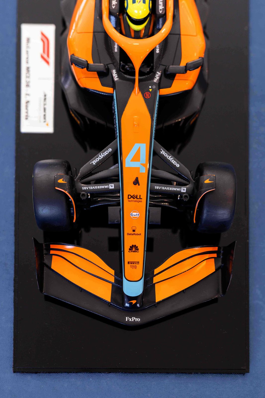 Miniatura F1 McLaren MCL36 / L. Norris - Escala 1:10 com 53cm