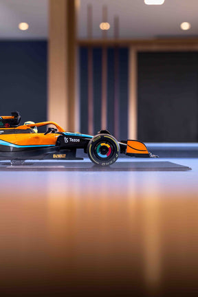 Miniatura F1 McLaren MCL36 / L. Norris - Escala 1:10 com 53cm