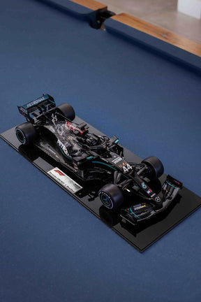 Miniatura F1 Mercedes AMG W11 / L. Hamilton - Escala 1:10 com 53cm