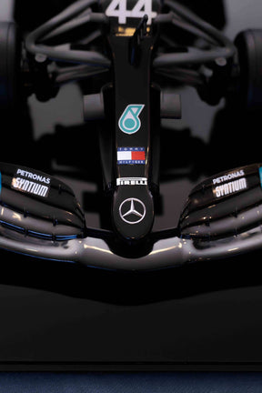 Miniatura F1 Mercedes AMG W11 / L. Hamilton - Escala 1:10 com 53cm